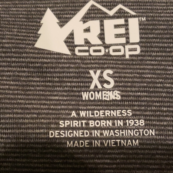 Rei base layer long sleeve grey striped shirt 👕 - Picture 7 of 7